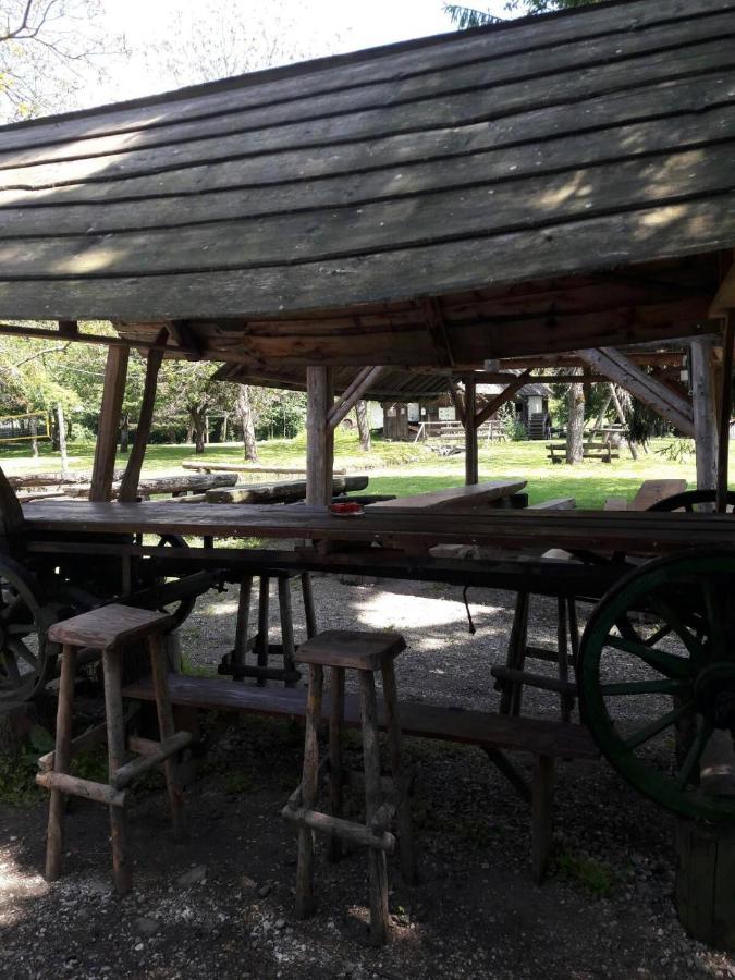 Kamp Na Otoku - Ljubno Ob Savinji Hotell Exteriör bild