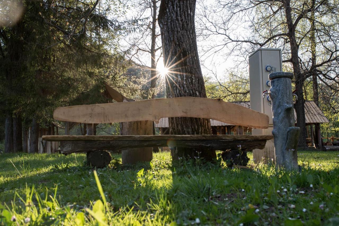 Kamp Na Otoku - Ljubno Ob Savinji Hotell Exteriör bild
