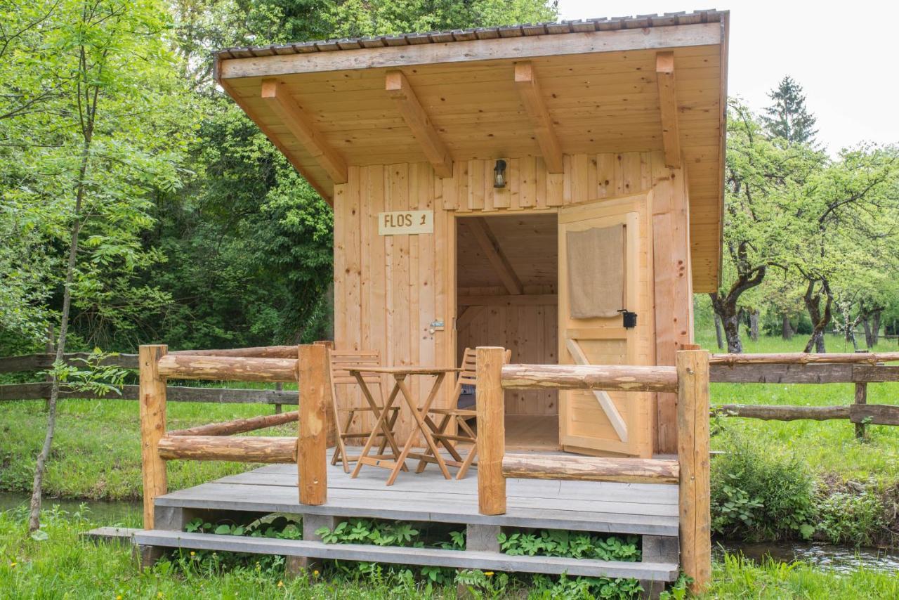 Kamp Na Otoku - Ljubno Ob Savinji Hotell Exteriör bild