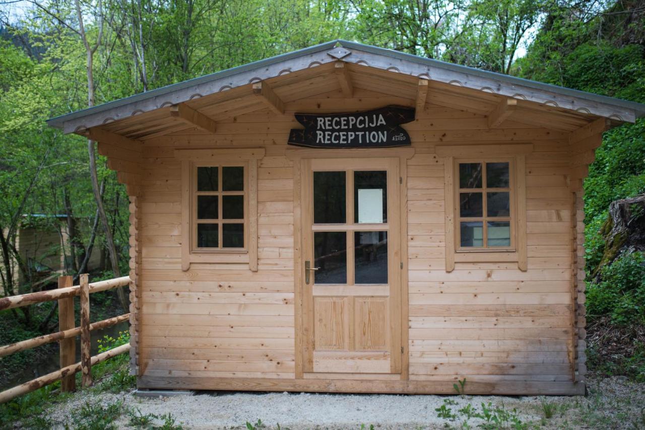 Kamp Na Otoku - Ljubno Ob Savinji Hotell Exteriör bild